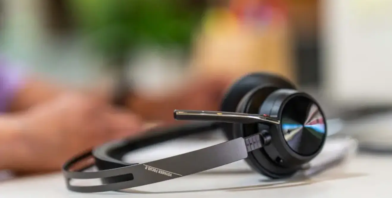 Poly Voyager Focus 2 Usb C Black Headset Lifestyle M1699183