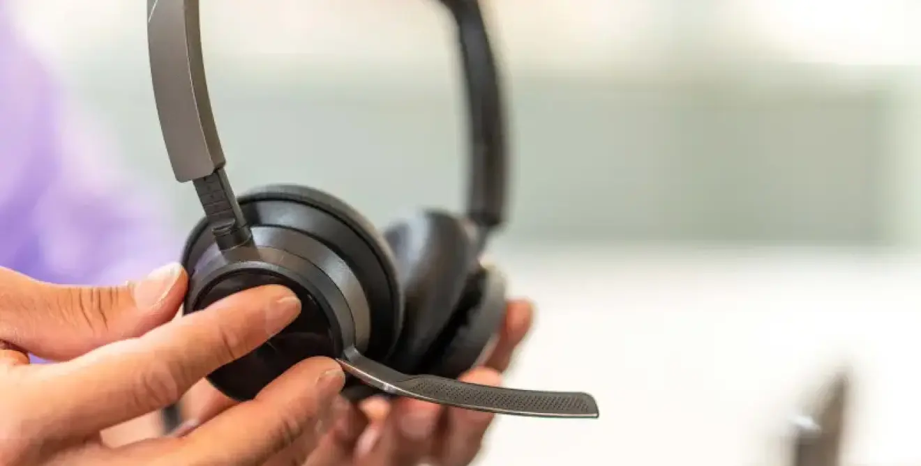 Poly Voyager Focus 2 Usb C Black Headset Lifestyle M1699189