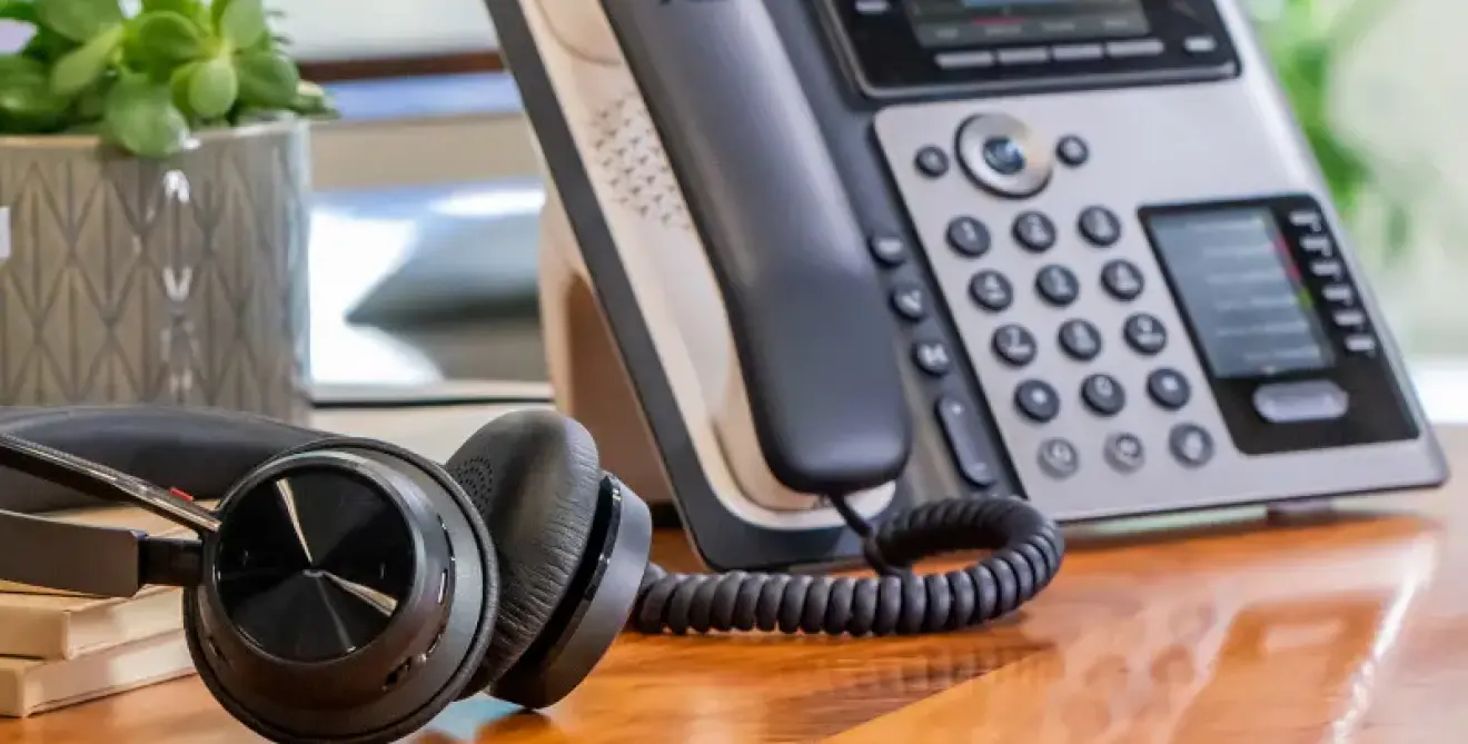 Poly Edge E450 Series Ip Deskphone Grey Voyager Focus 2 Office Environmental Web M2865563