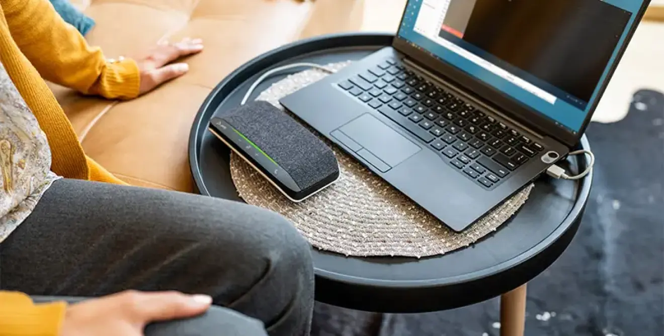 Poly Sync 10 Silver Usb A Two Microphones Lifestyle 1 Sup M1938192