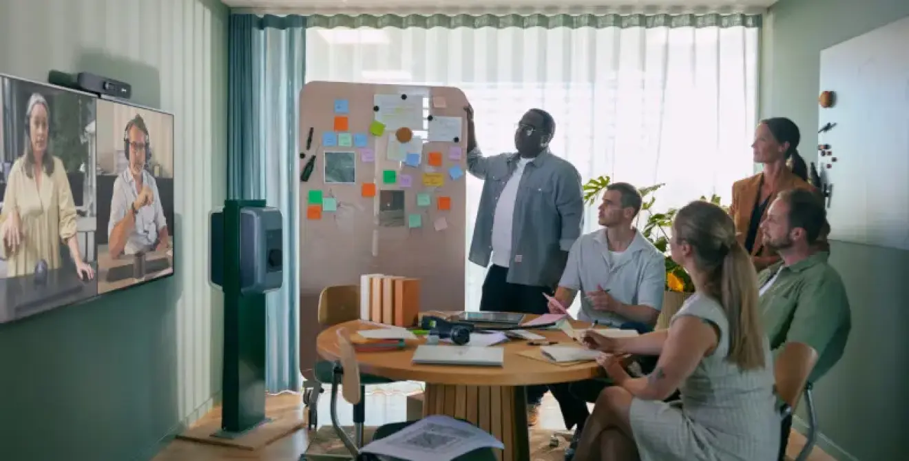 Hp Day1 Poly R30 Clever Mette 0251 Shot 080 Sup M2805153