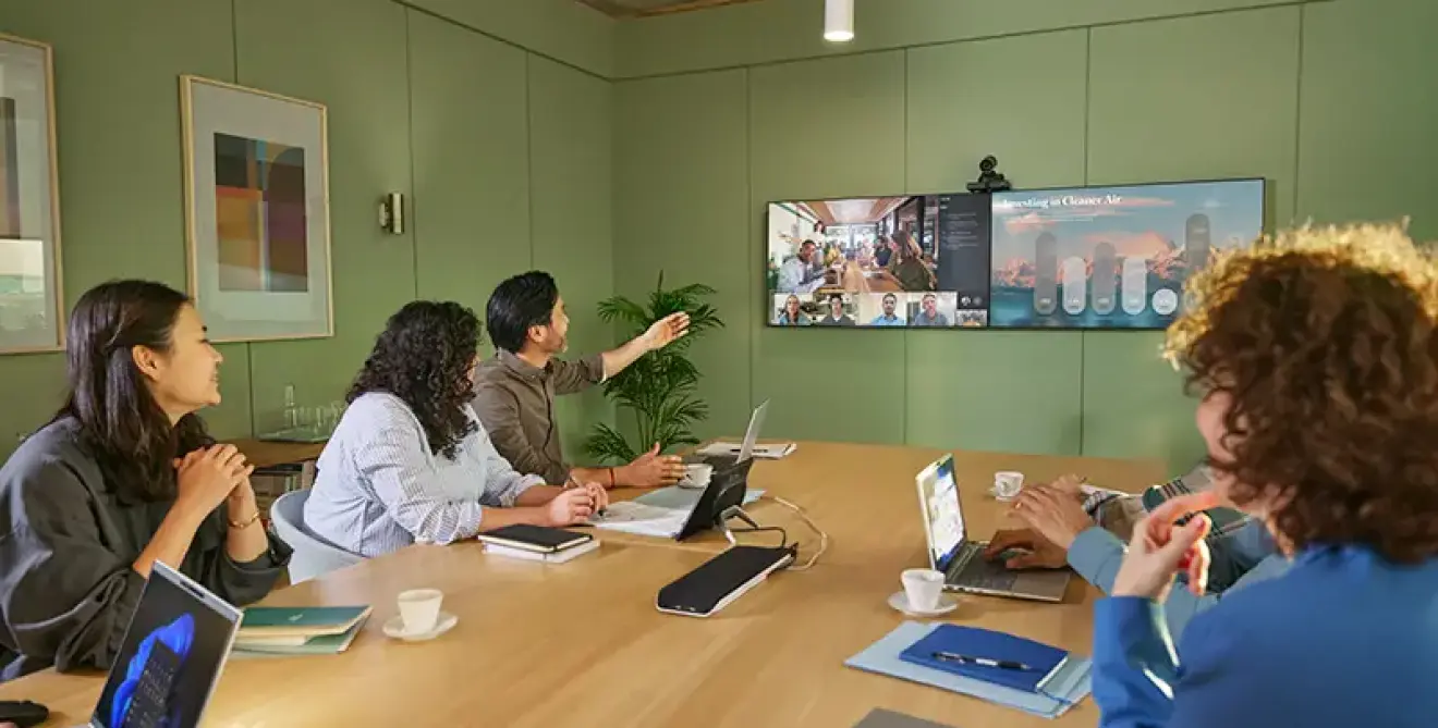 Poly Studio E60 18256 3739031