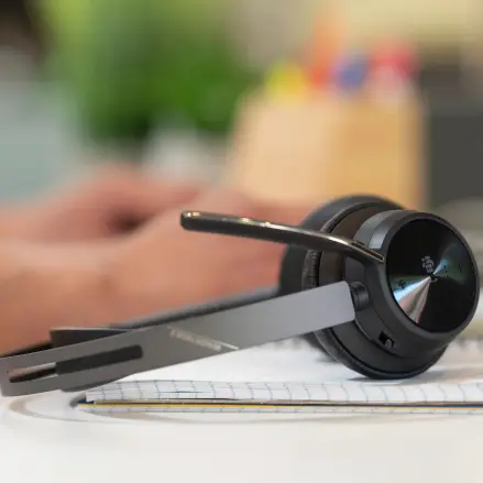 Poly Voyager Focus 2