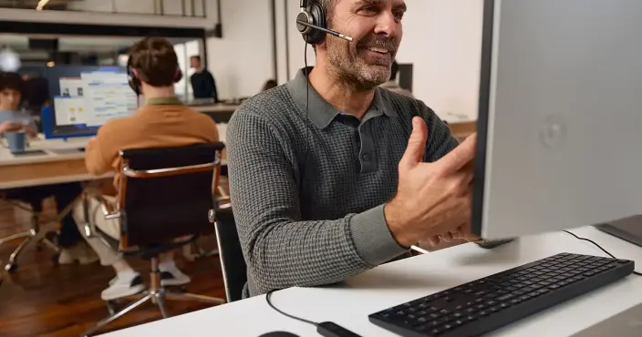 HP Poly Barselona&#39;daki ISE 2026 fuarında Mission Serisi Kulaklıkları Tanıttı!